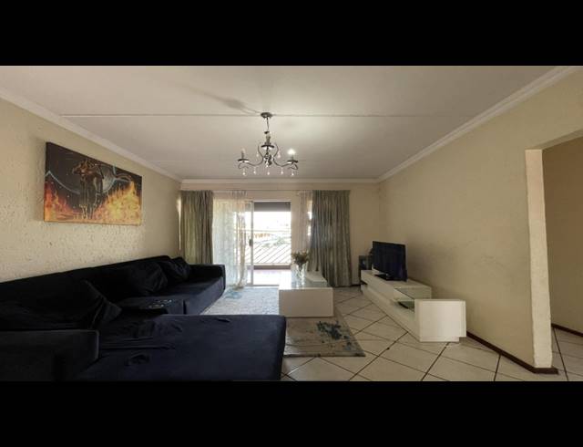 2 BEDROOM TOWNHOUSE FOR SALE IN MULBARTON